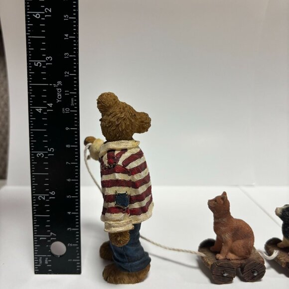Boyds Bears Figurine with Animals in Red and White - Picture 12 of 13